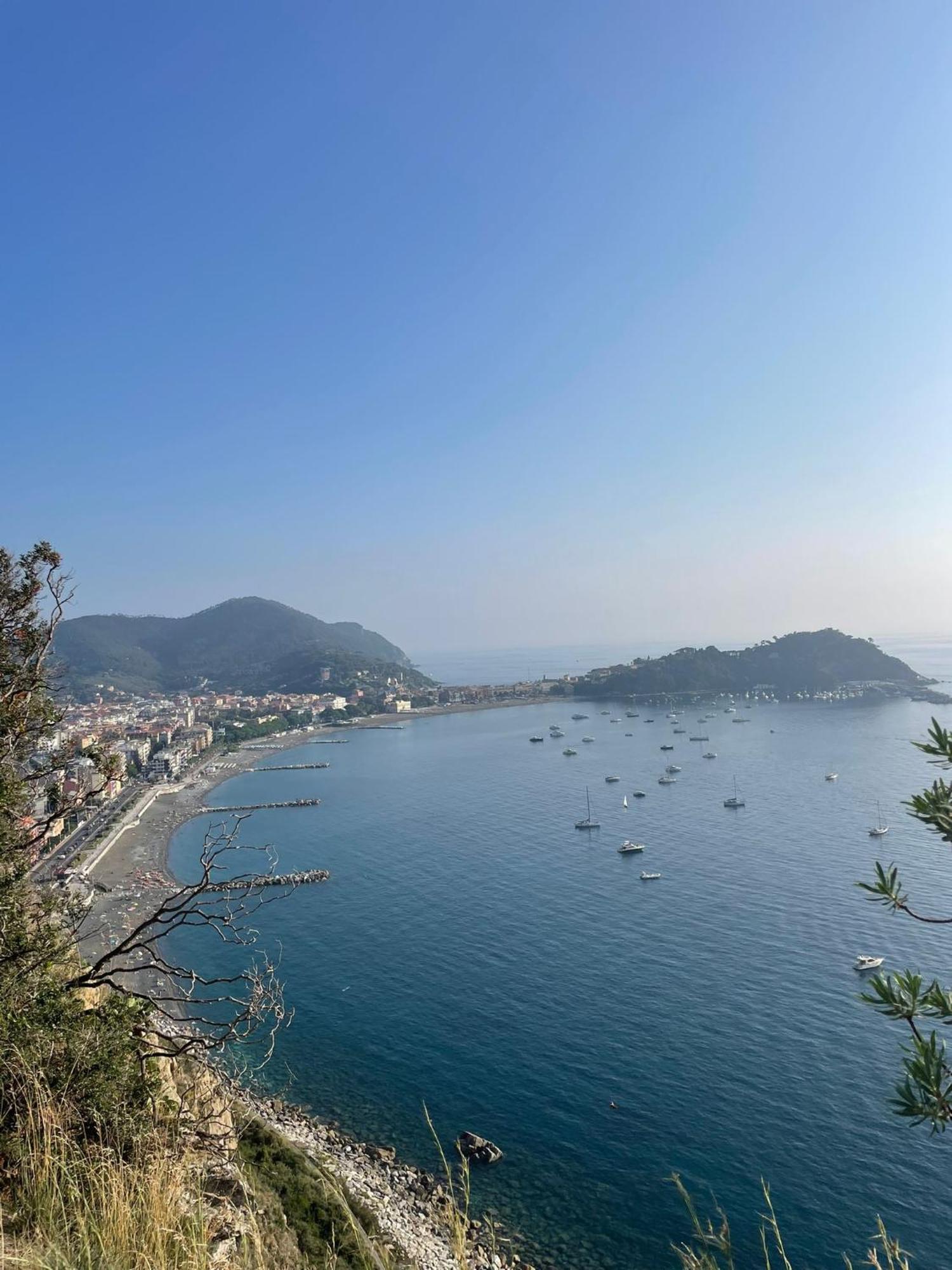 La Vie En Rose Flat Apartment Sestri Levante Bagian luar foto
